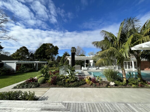 3D visualisation of a contemporary courtyard garden